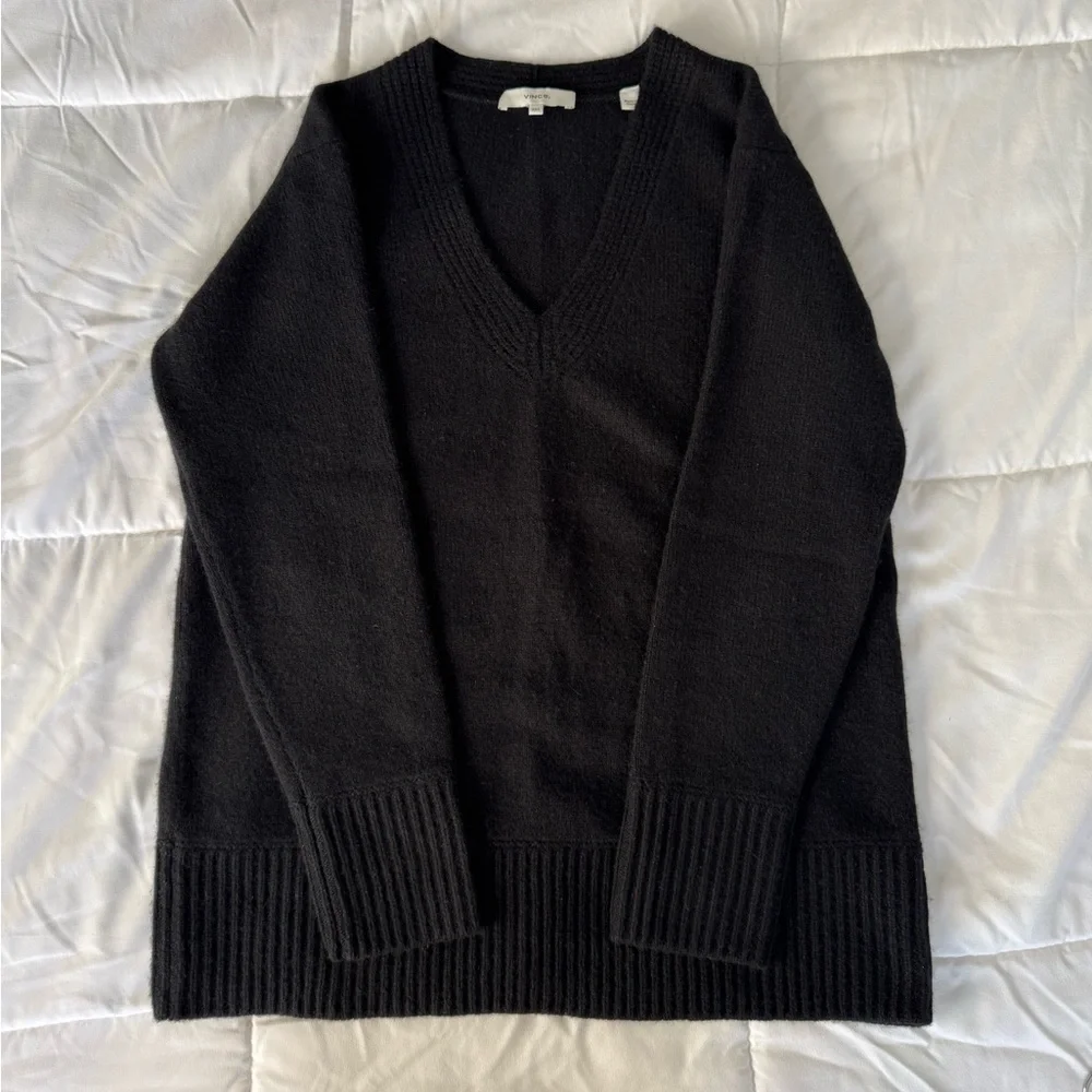 Vince 100% Cashmere V-Neck Sweater - Classic Black - Size XXS (Fits XS) - Picture 5 of 12